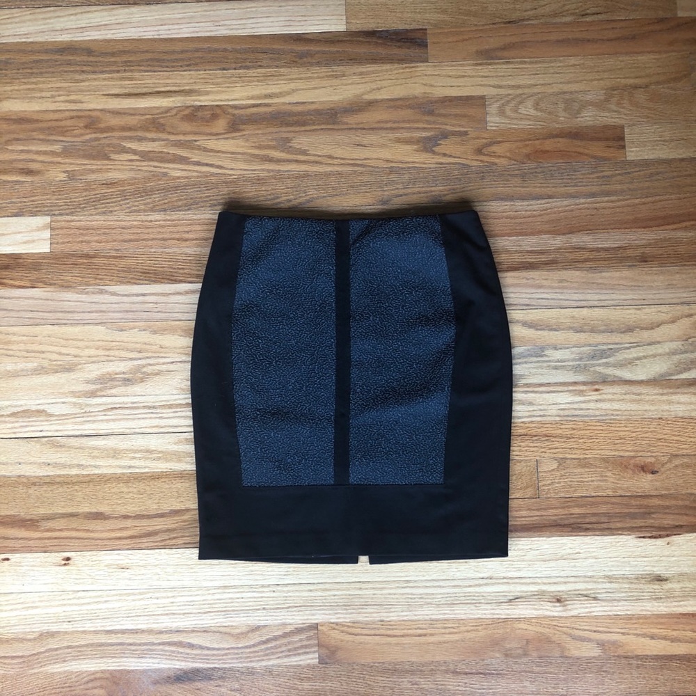 Tahari mid-rise pencil skirt